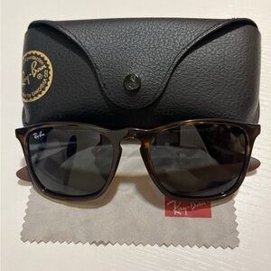 Ray-Ban Chris Sunglasses